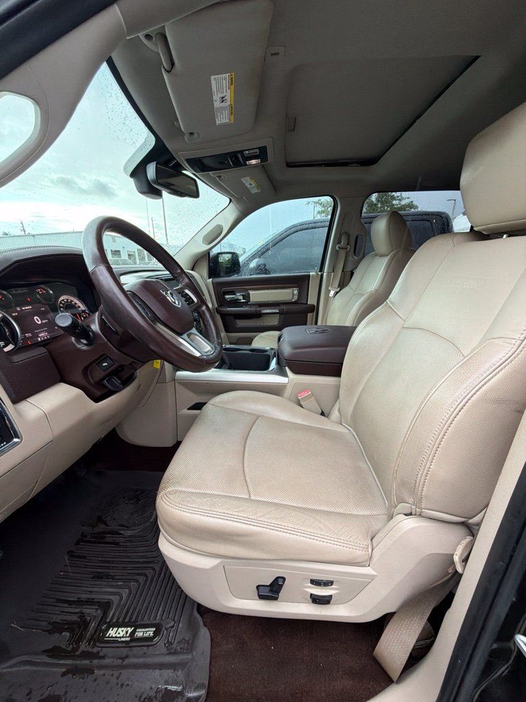 Used 2017 RAM 1500 Laramie AWD/4WD image 10
