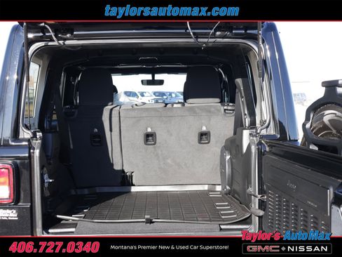 Used 2021 Jeep Wrangler Unlimited Sahara w/ Uconnect 4C Nav & Sound Group image 29
