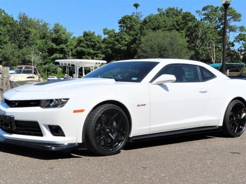 Used 2015 Chevrolet Camaro Z/28 RWD image 2