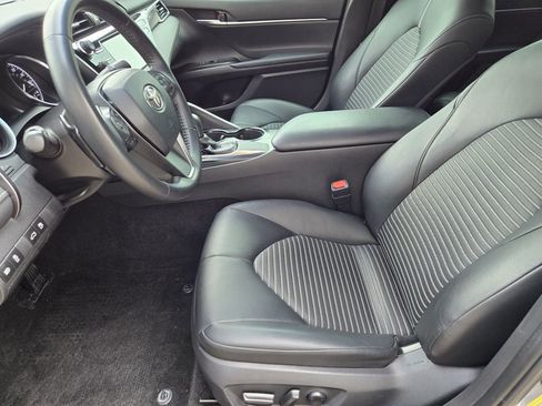 Used 2018 Toyota Camry SE image 8