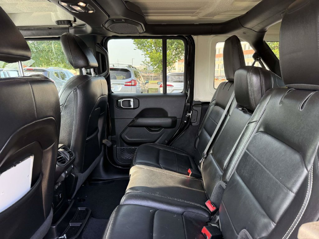 Used 2021 Jeep Wrangler Unlimited Sahara AWD/4WD image 17