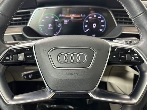Used 2022 Audi e-tron Premium w/ Convenience Plus Package image 22