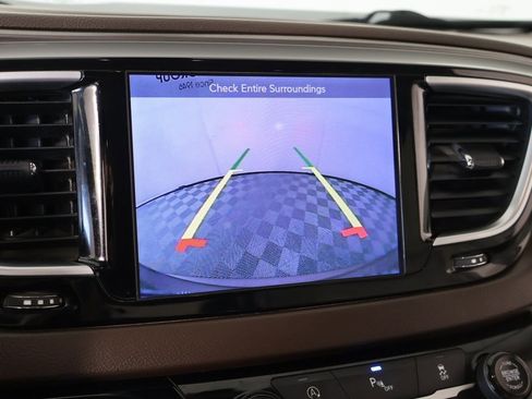 Used 2017 Chrysler Pacifica Touring-L Plus image 6