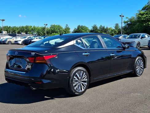 Certified 2023 Nissan Altima 2.5 SV w/ SV Premium Package FWD image 6