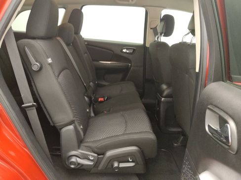Used 2019 Dodge Journey SE image 19