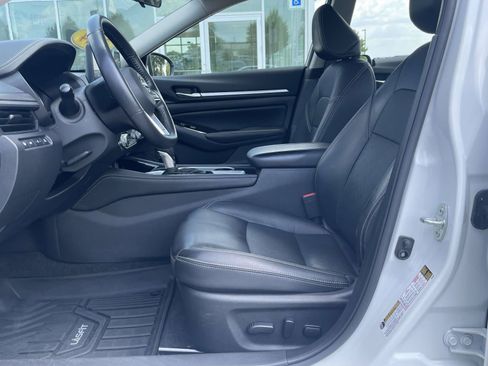 Used 2024 Nissan Altima 2.5 SL FWD image 13