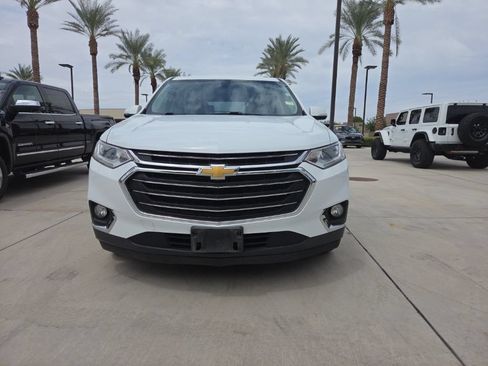Used 2018 Chevrolet Traverse LT FWD image 2