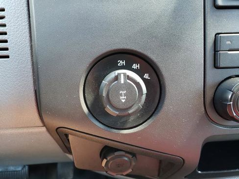 Used 2011 Ford F350 XL w/ Skid Plate Pkg image 20