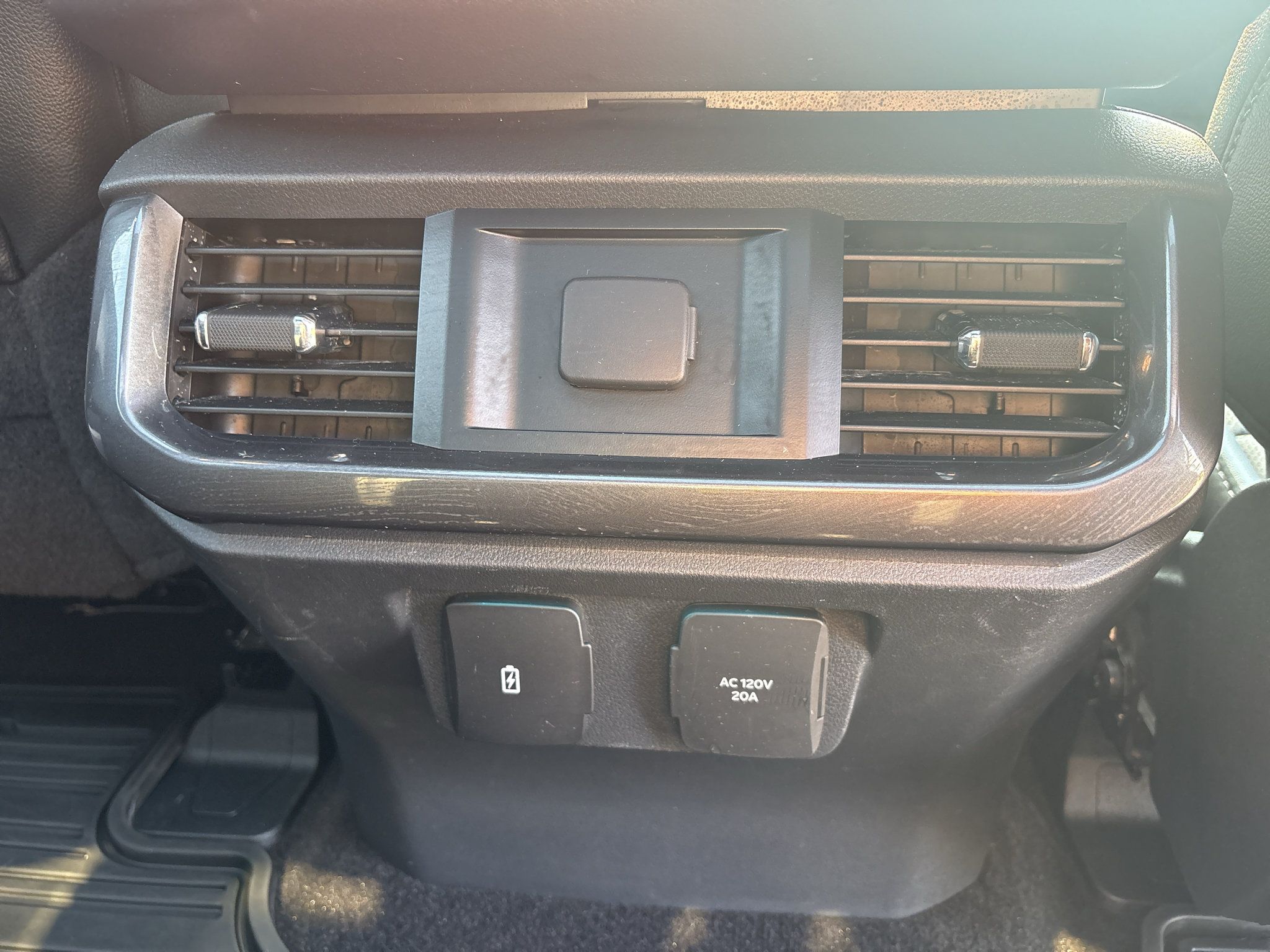 Used 2023 Ford F150 Lariat w/ Max Trailer Tow Package AWD/4WD image 31