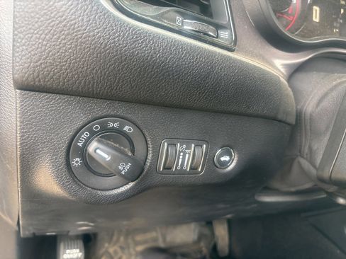 Used 2022 Dodge Challenger SXT w/ Blacktop Package image 13