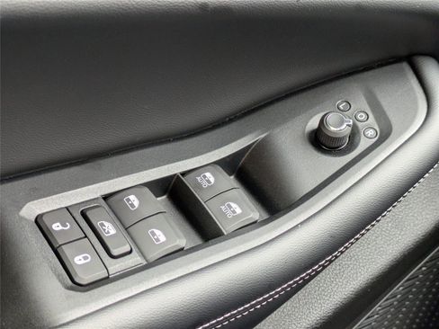 New 2026 Jeep Grand Cherokee Altitude AWD/4WD image 22