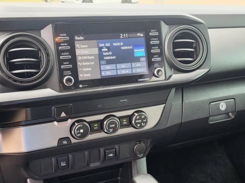 Used 2020 Toyota Tacoma SR w/ SR Convenience Package RWD image 9