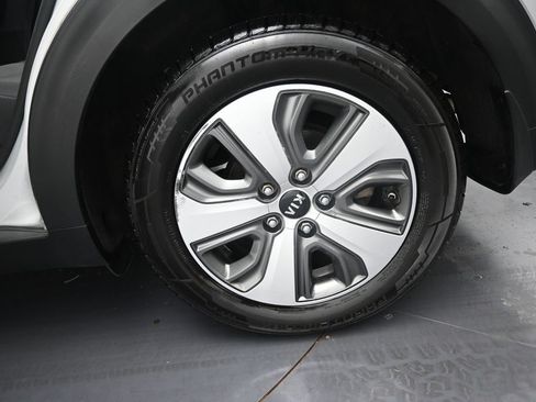 Used 2019 Kia Niro LX FWD image 40