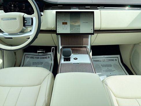 New 2026 Land Rover Range Rover SE image 19