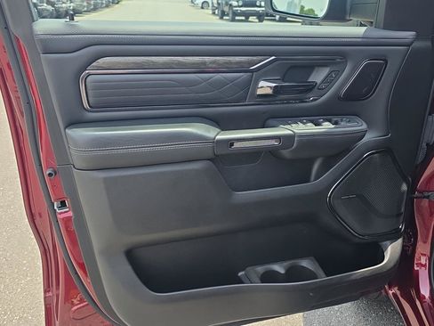 Used 2025 RAM 1500 Limited AWD/4WD image 14