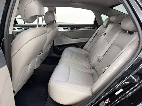 Used 2018 Genesis G80 3.8 AWD/4WD image 23