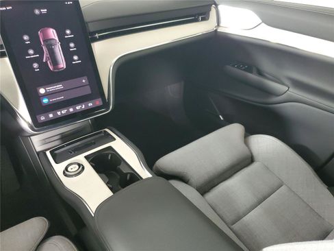 Certified 2025 Volvo EX90 Ultra AWD/4WD image 12