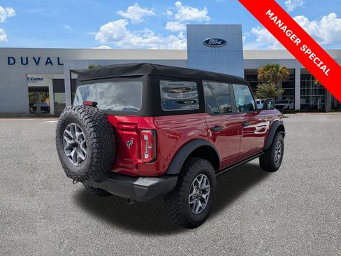 New 2025 Ford Bronco Badlands image 3