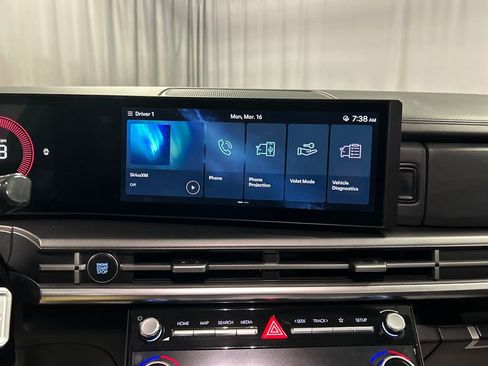 Used 2025 Hyundai Santa Fe SEL AWD/4WD image 15