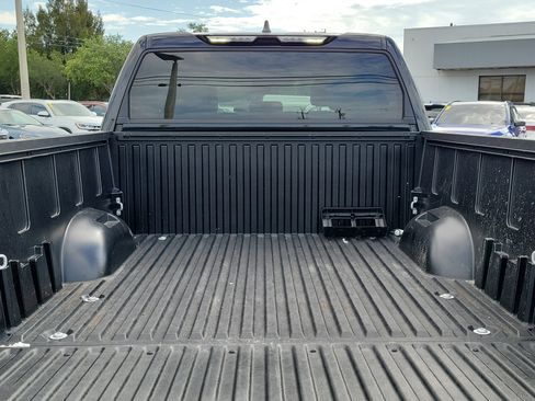 Used 2025 Toyota Tundra Limited AWD/4WD image 12
