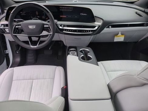 New 2026 Cadillac Lyriq Luxury RWD image 21