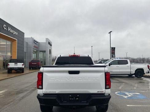 Used 2024 Chevrolet Colorado ZR2 w/ ZR2 Convenience Package III image 3