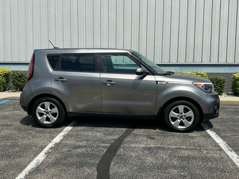 Used 2018 Kia Soul image 2