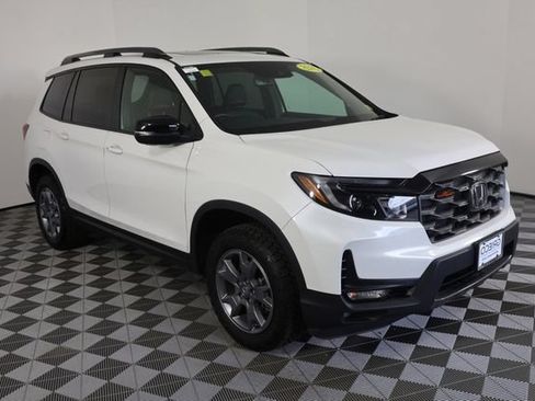 Used 2025 Honda Passport TrailSport image 1