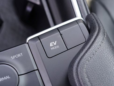 Used 2024 Toyota Grand Highlander XLE image 40