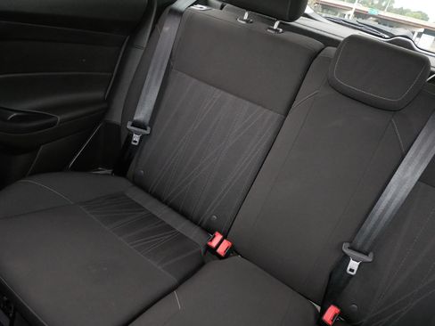 Used 2016 Ford Focus SE FWD image 12