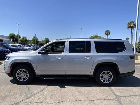 Used 2024 Jeep Wagoneer L 2WD image 4
