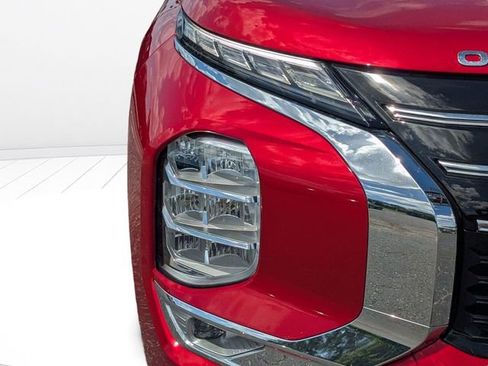 Used 2025 Mitsubishi Outlander SEL FWD image 9