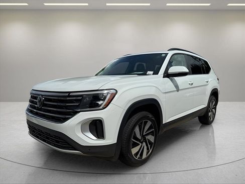 Used 2024 Volkswagen Atlas SE FWD image 1