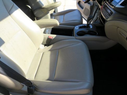 Used 2018 Honda Ridgeline RTL-T image 16