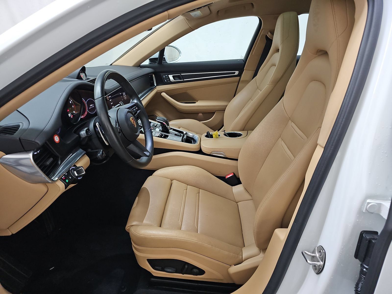 Used 2023 Porsche Panamera Platinum Edition w/ Sportdesign Package RWD image 9