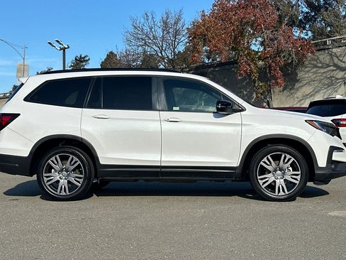 Used 2022 Honda Pilot Sport image 3