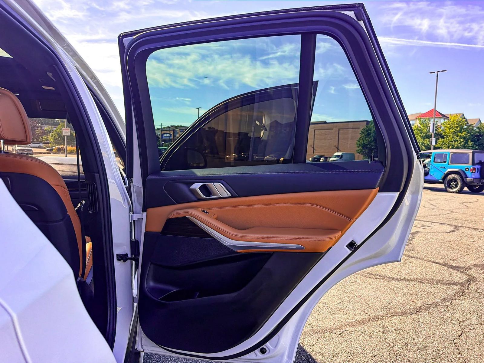 Used 2019 BMW X5 xDrive40i w/ Premium Package 2 AWD/4WD image 12