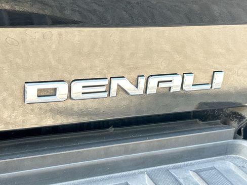 Used 2019 GMC Sierra 2500 Denali w/ Duramax Plus Package AWD/4WD image 9