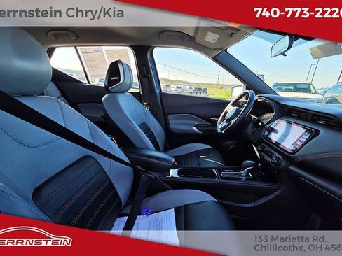 Used 2024 Nissan Kicks SR w/ SR Premium Package FWD image 22