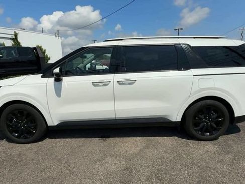 Used 2024 Kia Carnival SX FWD image 5