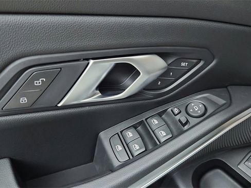 Used 2025 BMW 330i xDrive Sedan w/ M Sport Package image 27