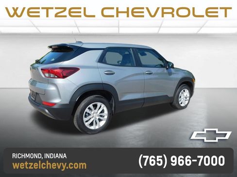 Used 2023 Chevrolet TrailBlazer LS AWD/4WD image 3