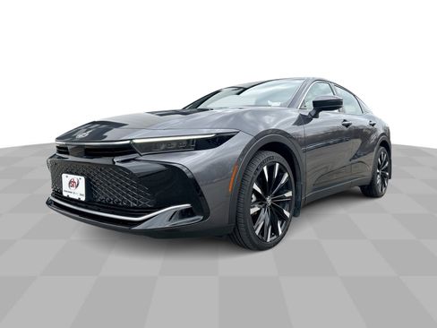 Used 2024 Toyota Crown Platinum image 1