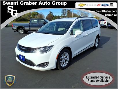 Used 2017 Chrysler Pacifica Touring-L w/ Tire & Wheel Group