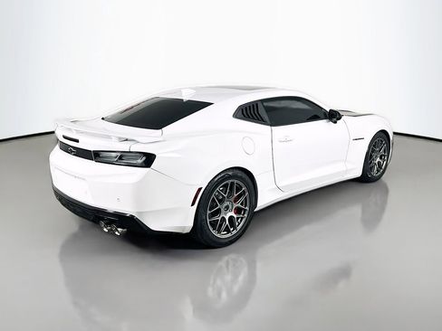 Used 2018 Chevrolet Camaro SS image 7