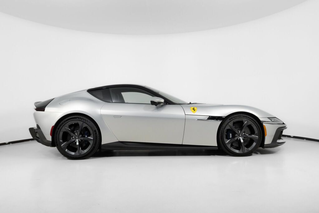Used 2025 Ferrari 12Cilindri RWD image 10