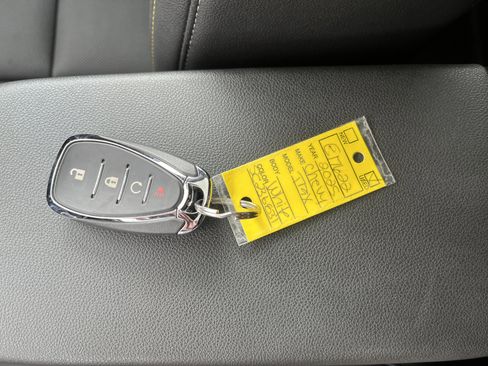 Used 2025 Chevrolet Trax ACTIV w/ Sunroof Package FWD image 29