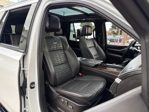 Used 2023 Cadillac Escalade Sport Platinum w/ LPO, ONYX Package AWD/4WD image 13