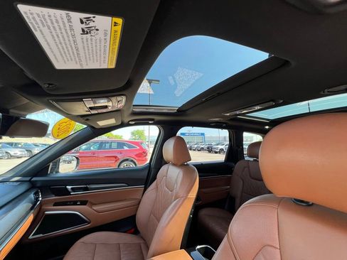 Used 2023 Kia Telluride AWD image 21