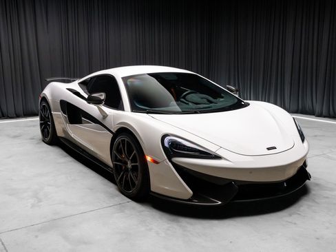 Used 2016 McLaren 570S Coupe RWD image 2
